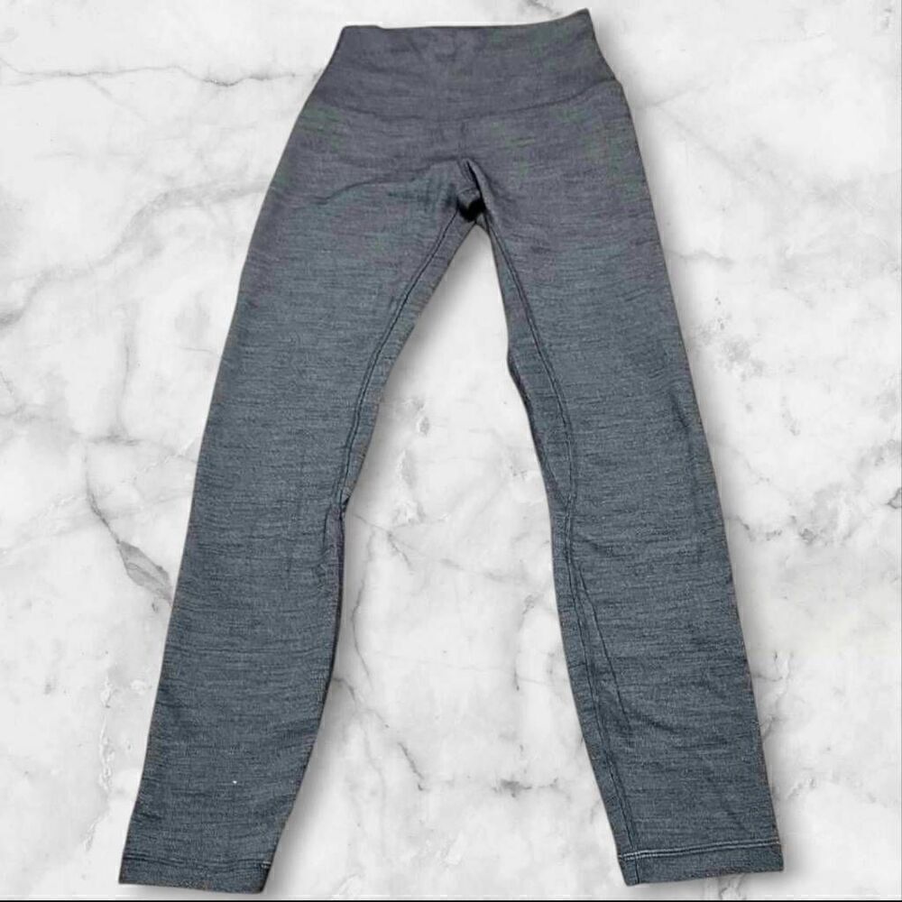 Lululemon Size 2 Gray Aligns HR 25"